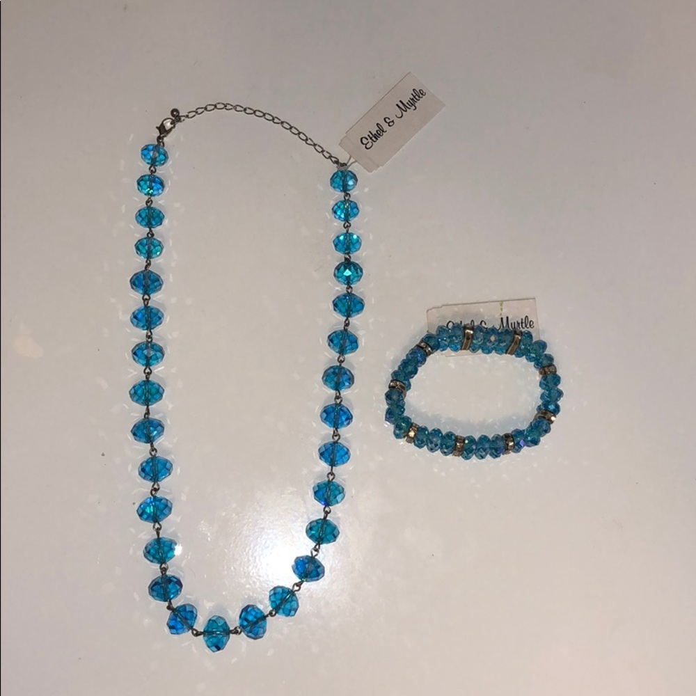 Turquoise necklace and bracelet set